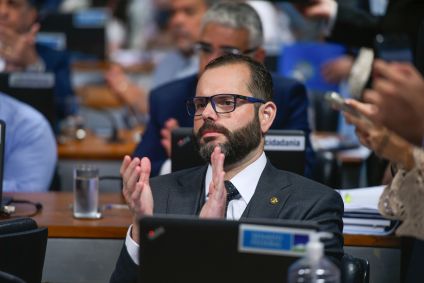 O senador Jorge Seif (PL-SC) durante sessão da Comissão de Constituição e Justiça (CCJ) do Senado