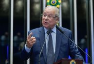 "A primeira grande fake news no Brasil foi o mensalão", diz José Dirceu