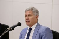 Governo comprará alimento tarifado a preços nacionais, diz ministro à CNN
