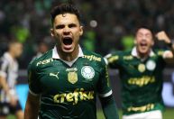 Palmeiras bate o Santos, reverte mais uma final e é tricampeão paulista