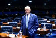 Governo avalia antecipar indicação para o comando do Banco Central, diz Jaques Wagner