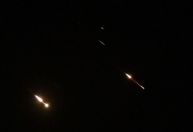 Israel intercepta alguns drones do Irã e dispara sirenes nas principais cidades; veja imagens
