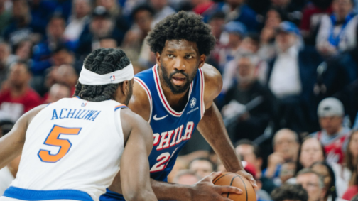 Joel Embiid liderou os 76ers à vitória contra os Knicks