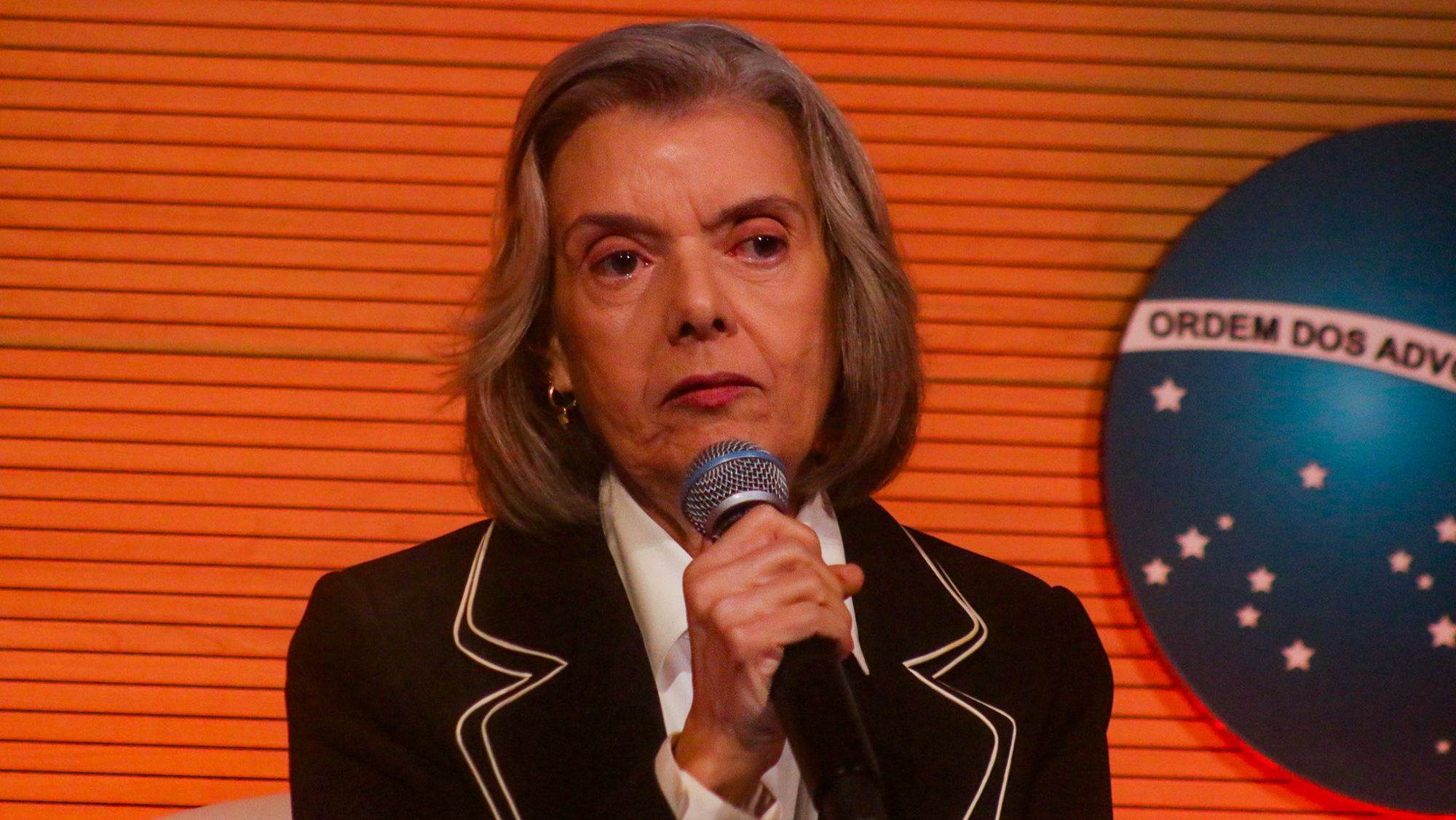 Ministra Carmen Lúcia participa do seminário promovido pela OAB-SP sobre os  40 anos das 'Diretas Já'