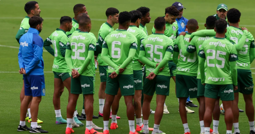 Abel Ferreira conversa com elenco do Palmeiras