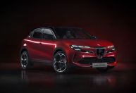 Alfa Romeu troca nome de seu 1º elétrico após impasse com governo italiano