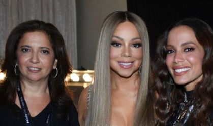 Mariah Carey recebe Anitta e a tia dela após fazer show na noite do sábado (13) em Las Vegas