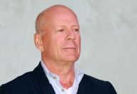 Bruce Willis tinha técnica para driblar demência enquanto atuava, diz livro