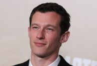 Callum Turner é escalado para protagonizar adaptação de "Neuromancer"