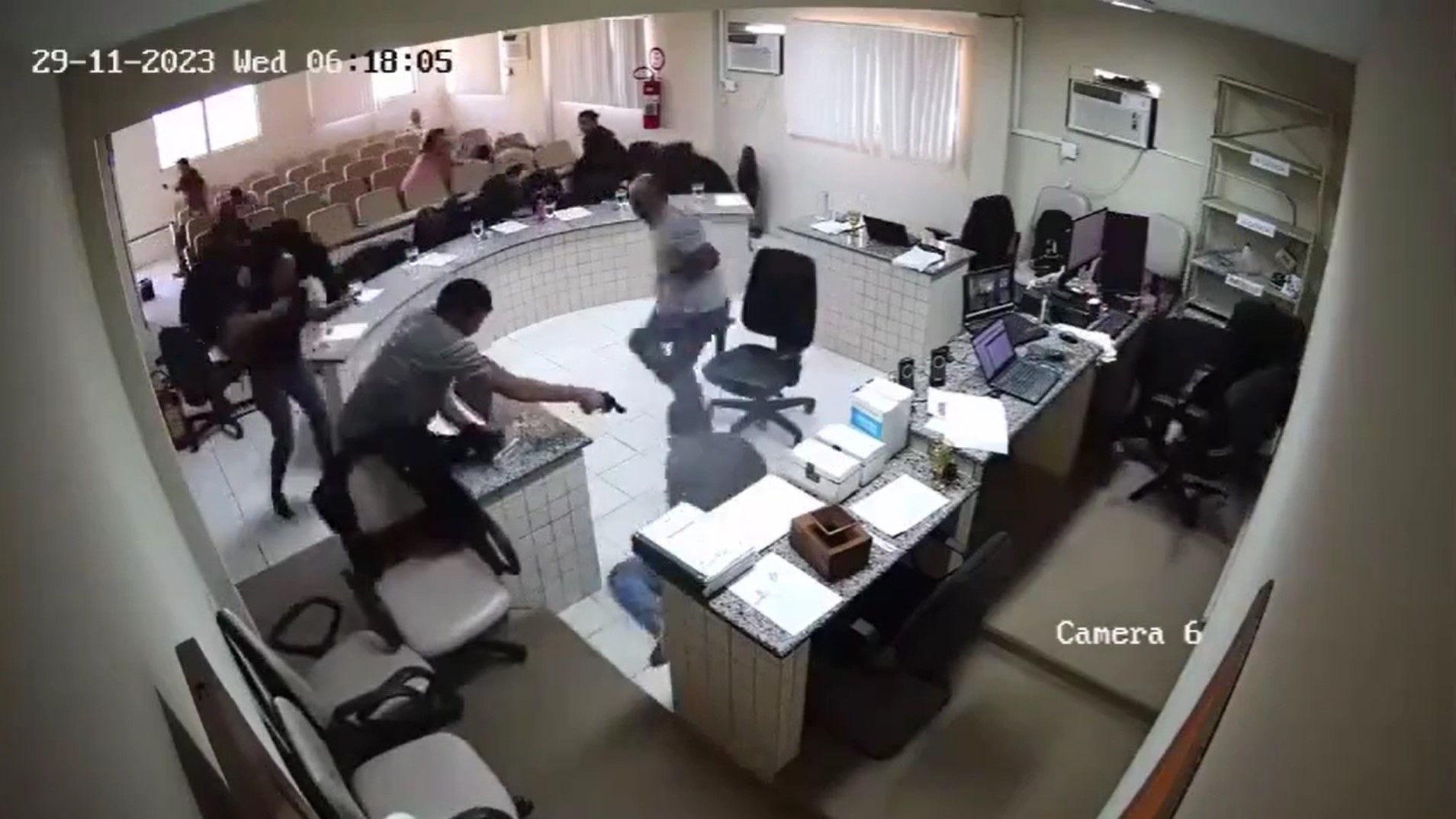 Momento do tiroteio em fórum no interior de Pernambuco