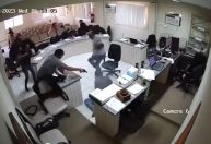 Vídeo: por vingança, homem atira em réu durante sessão do júri em Pernambuco