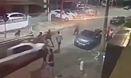 RJ: após briga, adolescente pega carro de empresa da mãe e atropela grupo; veja
