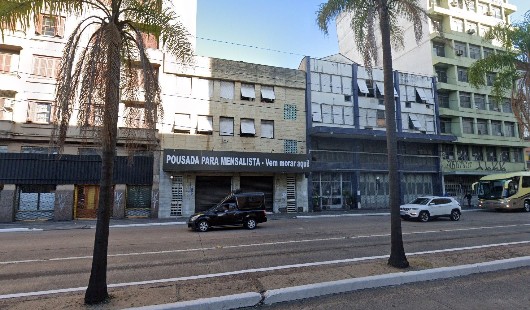 Prédio onde funcionava a pousada que pegou fogo em Porto Alegre (RS) / Reprodução/Google Street View