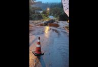 Vídeo: Ponte no RS é arrastada pela correnteza durante vídeo gravado por prefeita