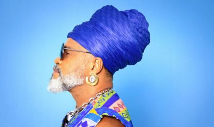 Carlinhos Brown faz show gratuito em Salvador por 475 anos da cidade