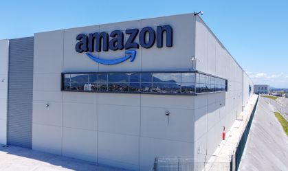 Lojas da Amazon e outras varejistas dos EUA cortam preços nas prateleiras; entenda
