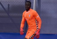 Goleiro que brigou após sofrer ofensas racistas é punido na Espanha