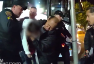 Vídeo mostra policiais salvando criança de três anos engasgada nos EUA; veja