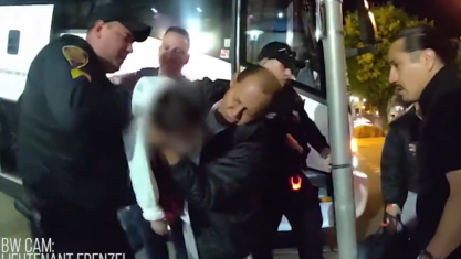 Policiais salvam criança de 3 anos engasgada nos EUA