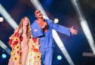 Deolane Bezerra e Léo Santana vão à gravação do novo DVD de Claudia Leitte