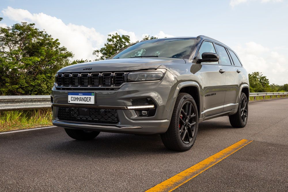 Jeep Commander Blackhawk 2025: SUV ganha nova versão top de linha • Divulgação