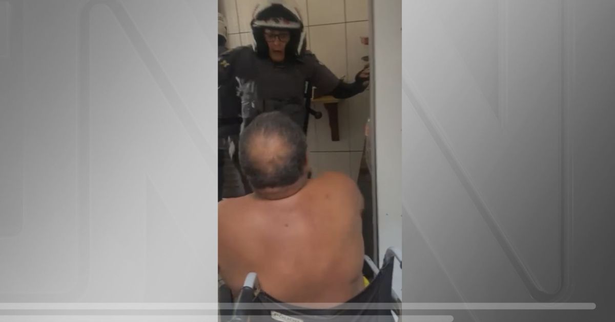 Vídeo: policial agride cadeirante durante abordagem no interior de São Paulo | CNN Brasil