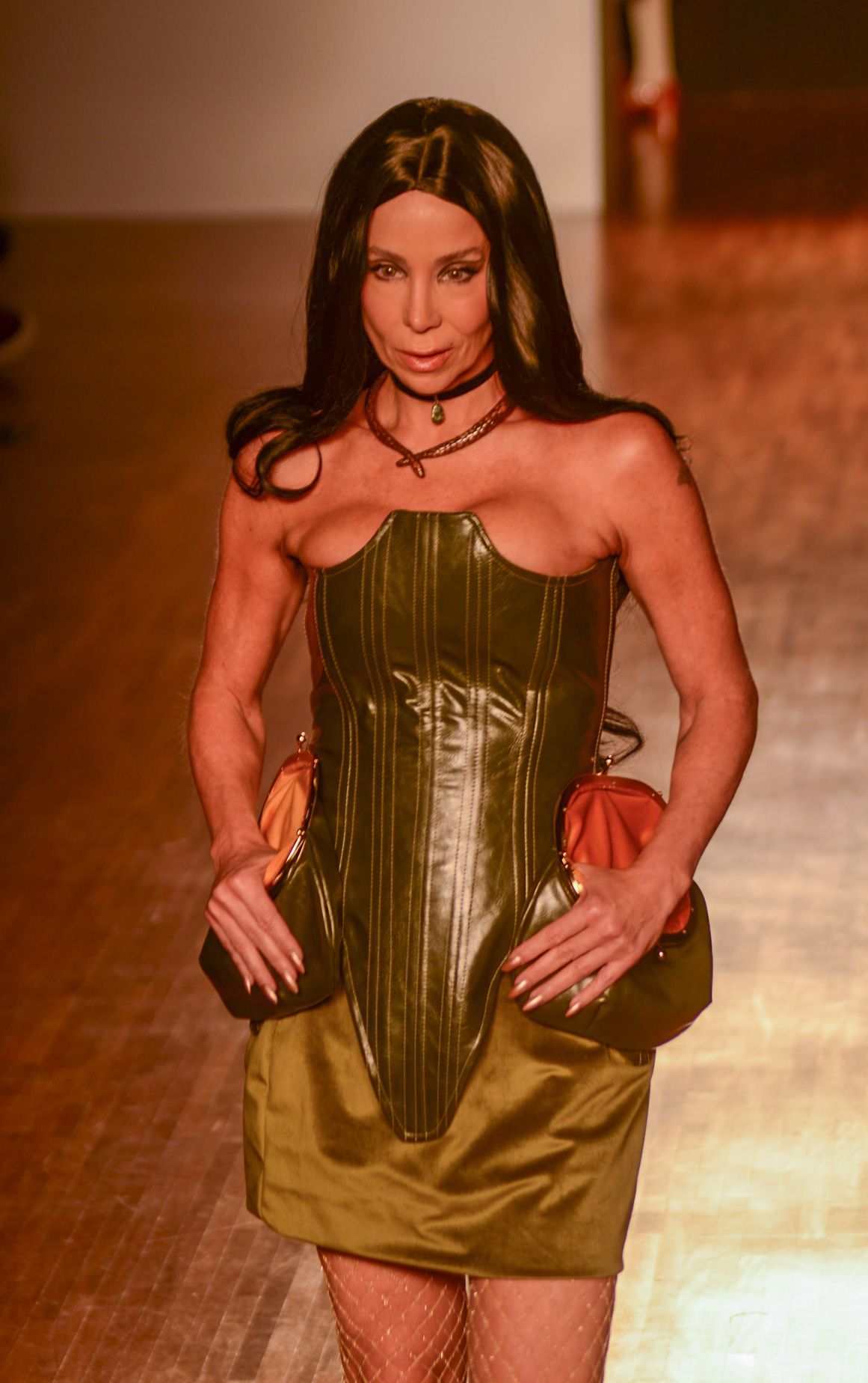 Danielle Winits desfila por Renata Buzzo na SPFW / Araujo/AgNews