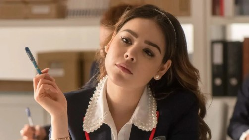 Danna Paola em seu papel como a adolescente Lucrécia em "Elite"