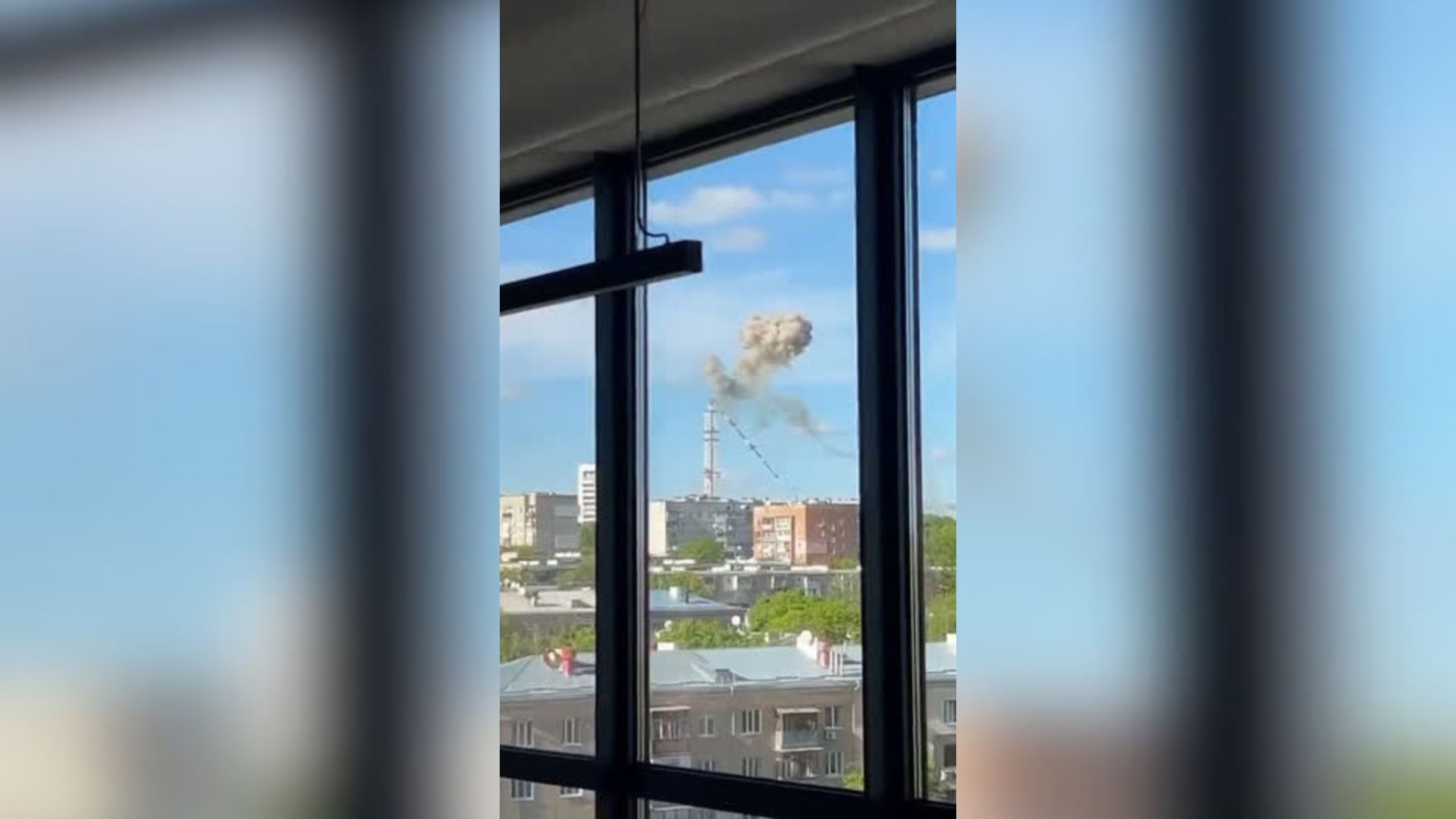 Torre de TV é atingida por ataque russo em Kharkiv