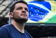 Técnico estrela campanha de vagas de emprego após demissão no Cruzeiro
