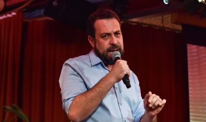 Boulos busca aproximação com evangélicos e se diferencia de Lula antes das eleições
