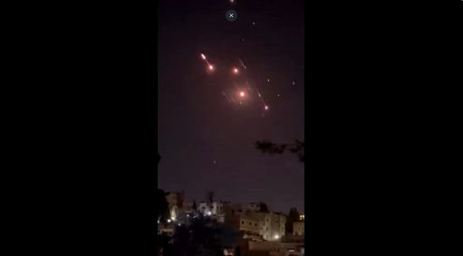Mísseis são vistos na Jordânia após ataques do Irã a Israel