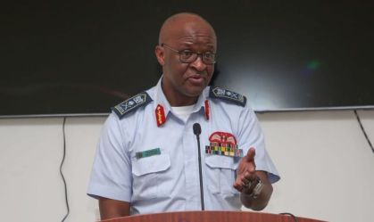 Chefe militar do Quênia morre em acidente de helicóptero, diz presidente