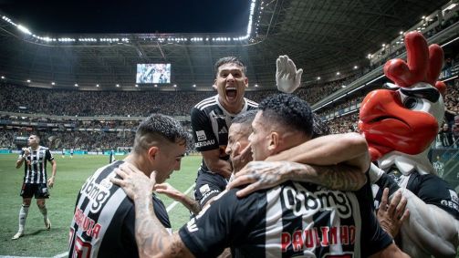 Jogadores do Atlético-MG comemoram gol