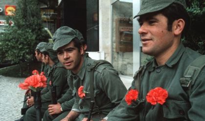 Revolução dos Cravos 50 anos: Entenda movimento que derrubou ditadura em Portugal