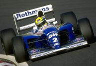 Boné autografado de Senna integra leilão virtual sustentável