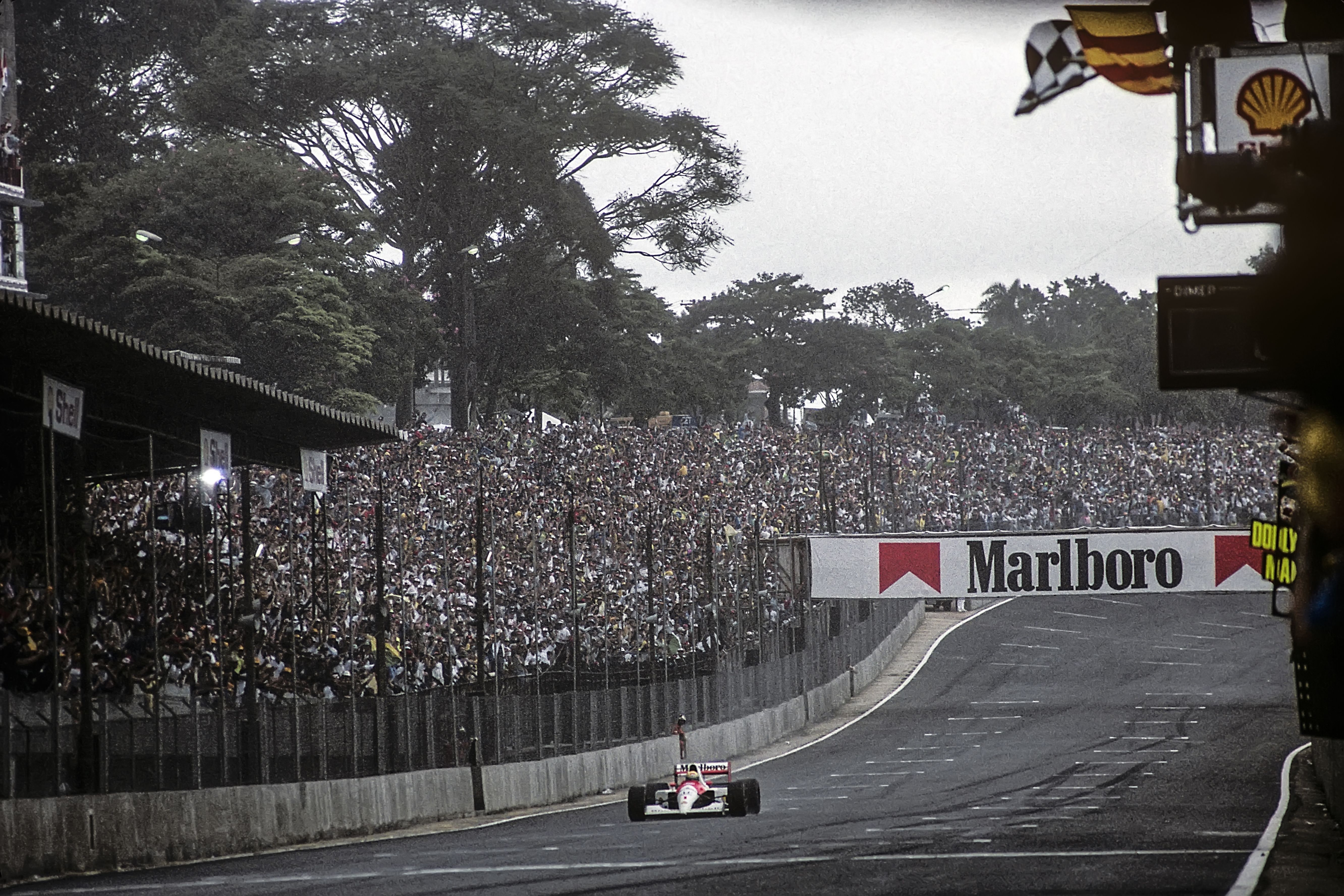 Senna conseguiu vencer o GP do Brasil pela primeira vez mesmo com apenas uma marcha funcionando