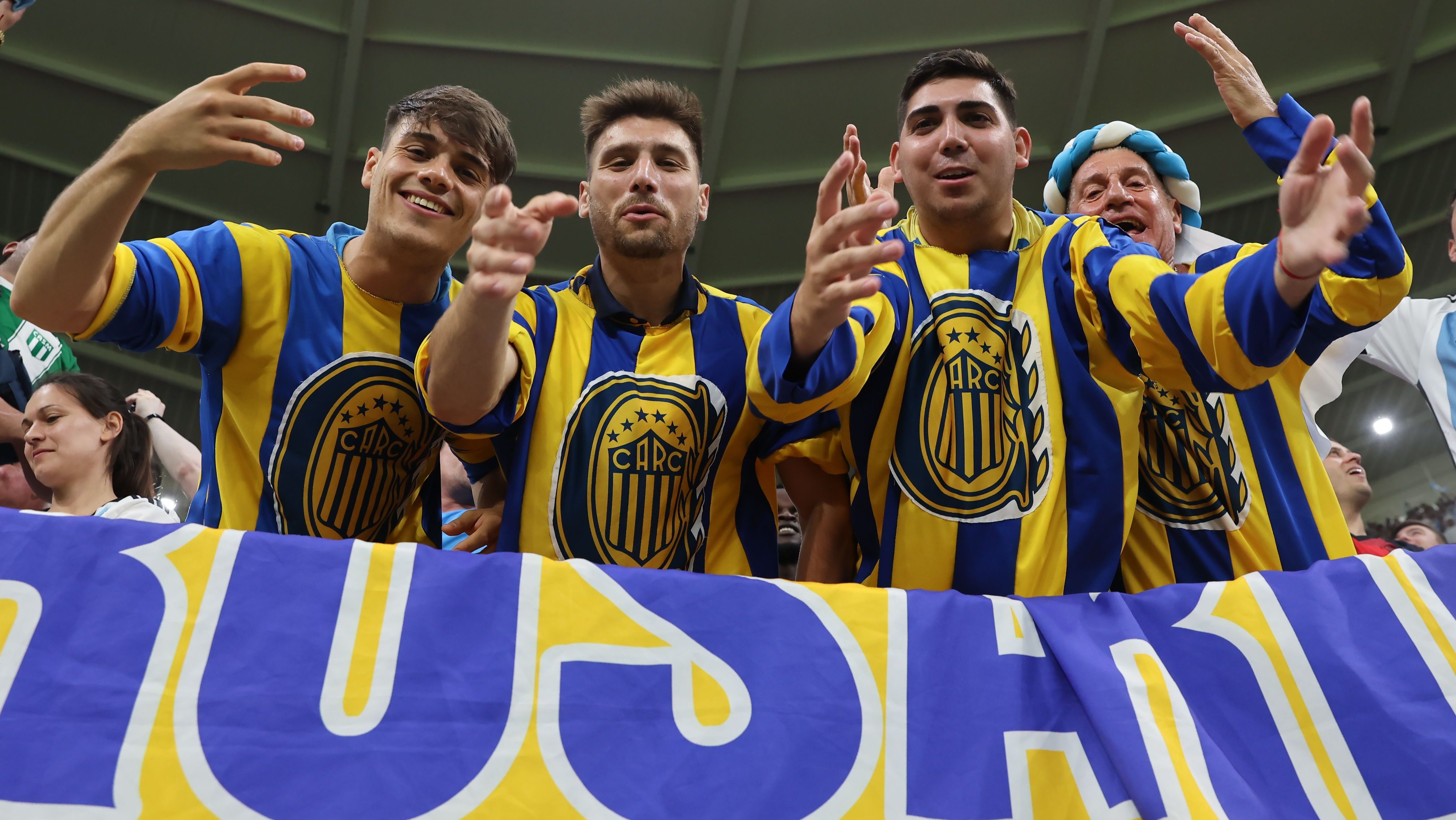 Torcedores do Rosario Central em jogo da Seleção Argentina na Copa do Mundo de 2022, no Catar
