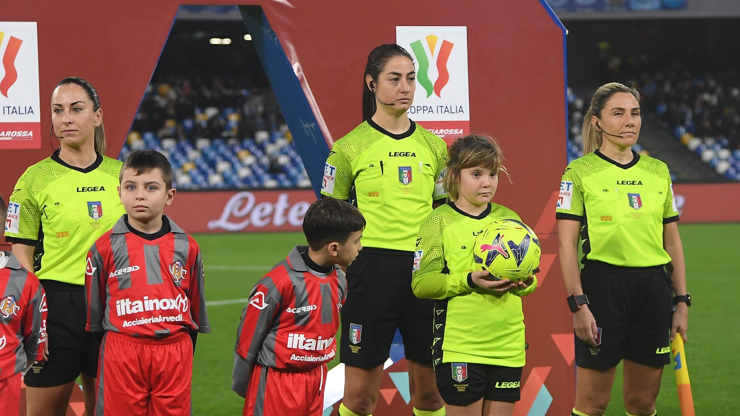Trio de arbitragem feminino já apitou jogos de Serie B e da Copa da Itália