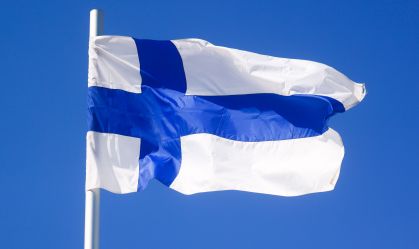Líder finlandês diz a Trump que prazo para trégua na Ucrânia é necessário