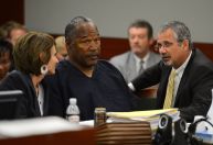 Luvas ensanguentadas e acusação de racismo: julgamento de O.J. Simpson marcou os EUA