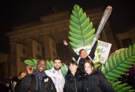 Alemães comemoram enquanto legalização parcial da maconha entra em vigor