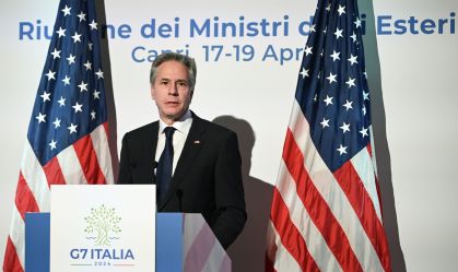 Secretário de Estado dos EUA, Antony Blinken, discursa em coletiva de imprensa na Itália após reunião dos ministros de Relações Exteriores do G7, em 19 de abril de 2024.