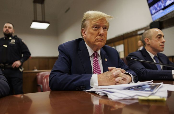 O ex-presidente dos EUA Donald Trump em um Tribunal Criminal de Manhattan para julgamento em 19 de abril de 2024 na cidade de Nova York • Curtis Means - Piscina/Getty Images
