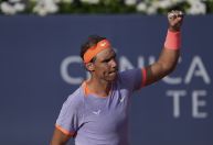 Em retorno ao circuito, Nadal atropela jovem italiano na estreia em Barcelona