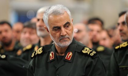 Imagem de destaque do post: Agentes dos EUA prendem familiares de Soleimani, general iraniano morto