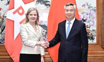 Gleisi Hoffmann vai à China e fala em "aprofundar parcerias" com Partido Comunista