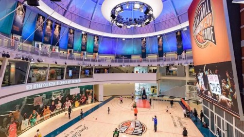 Prédio onde fica Hall da Fama nos Estados Unidos conta com várias atividades