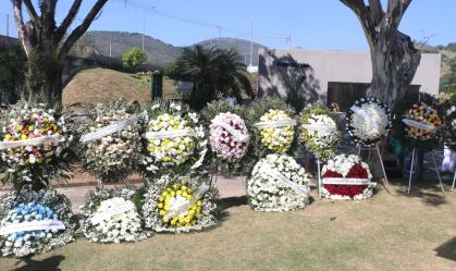 Anderson Leonardo: fãs e artistas prestam últimas homenagens ao cantor no Rio