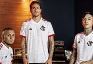 Flamengo apresenta novo uniforme 2 para a temporada 2024; veja fotos
